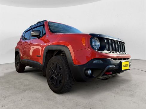 Used 2018 Jeep Renegade Trailhawk image 6