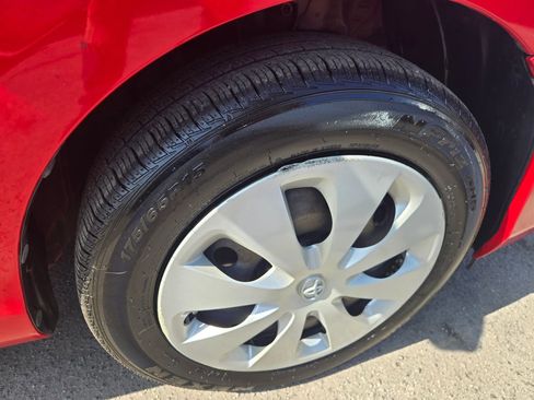 Used 2014 Toyota Prius C One image 33