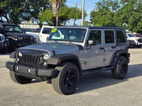 Used 2018 Jeep Wrangler Unlimited Sport S image 2