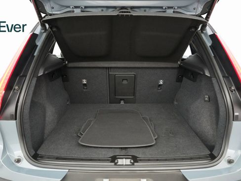 Used 2023 Volvo XC40 Recharge Ultimate image 22