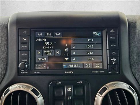 Used 2014 Jeep Wrangler Unlimited Sahara w/ Connectivity Group AWD/4WD image 10