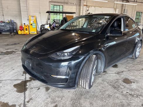 Used 2021 Tesla Model Y Performance AWD/4WD image 1