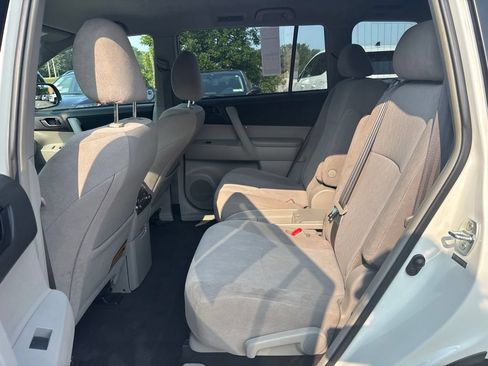 Used 2013 Toyota Highlander 4WD w/ Cold Weather Pkg image 13