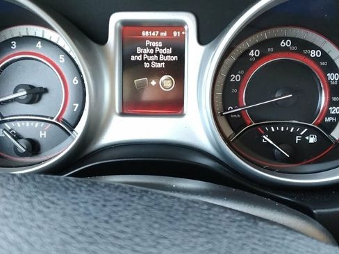 Used 2020 Dodge Journey SE FWD image 12