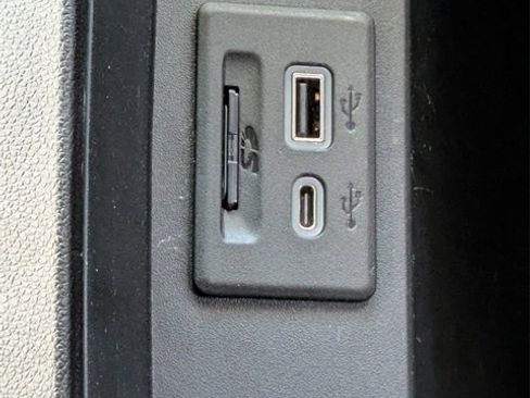 Used 2021 Chevrolet Suburban Premier w/ Premium Package image 28