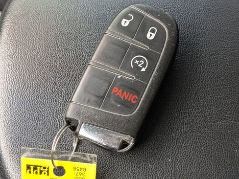 Used 2018 Jeep Compass Latitude w/ Popular Equipment Group FWD image 27