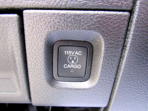 Used 2024 RAM 2500 Limited image 11