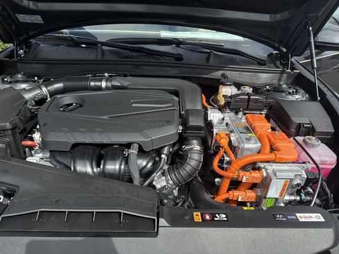 New 2025 Hyundai Sonata Limited image 19