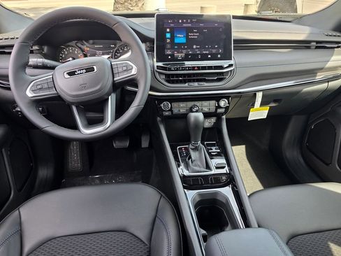 New 2026 Jeep Compass Latitude image 10