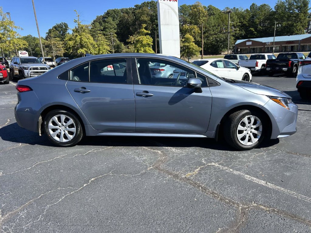 New 2027 Toyota Corolla LE FWD image 2