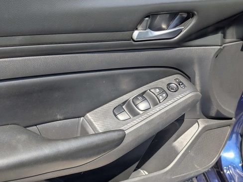 Used 2022 Nissan Altima 2.5 S FWD image 13