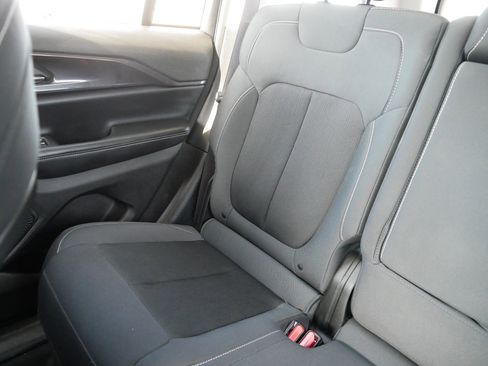 Used 2023 Jeep Grand Cherokee Laredo w/ Luxury Tech Group I image 12