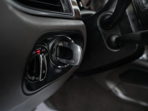 Used 2015 Porsche Macan Turbo image 22