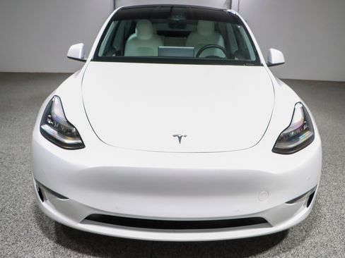 Used 2021 Tesla Model Y Long Range AWD/4WD image 4