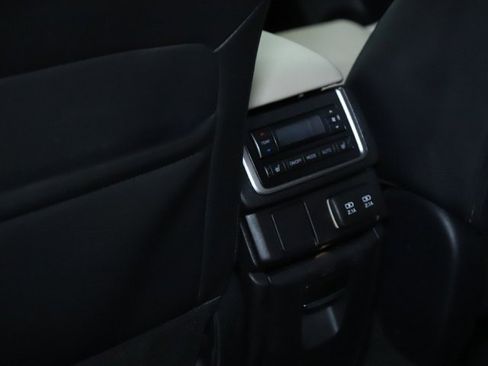 Used 2019 Subaru Ascent Limited w/ Popular Package #3 image 16