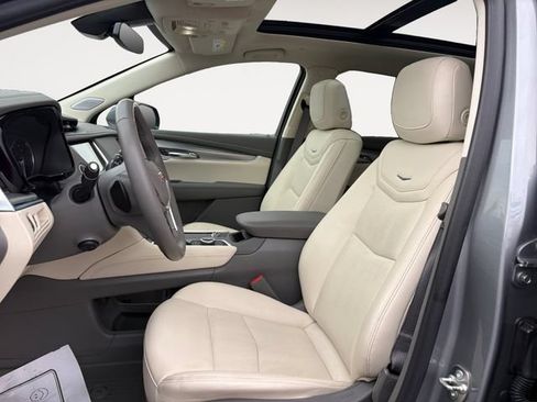 Certified 2024 Cadillac XT5 Premium Luxury w/ LPO, Floor Liner Package AWD/4WD image 9