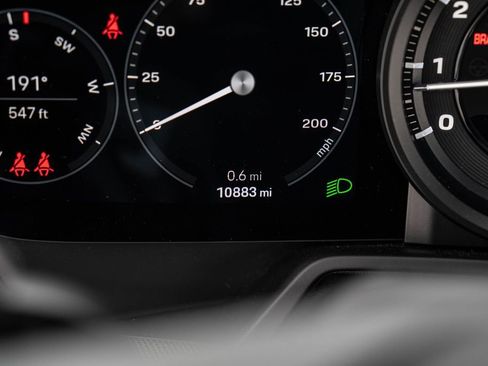 Used 2024 Porsche 911 Carrera w/ Premium Package image 39