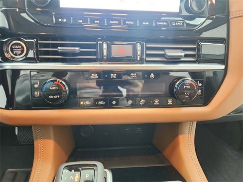 Used 2024 Nissan Pathfinder Platinum w/ Cargo Package image 31