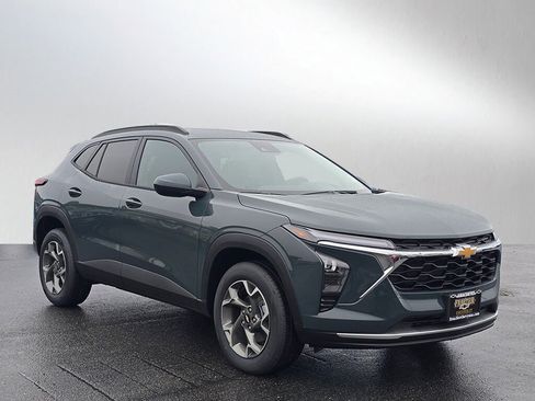 New 2026 Chevrolet Trax LT image 1