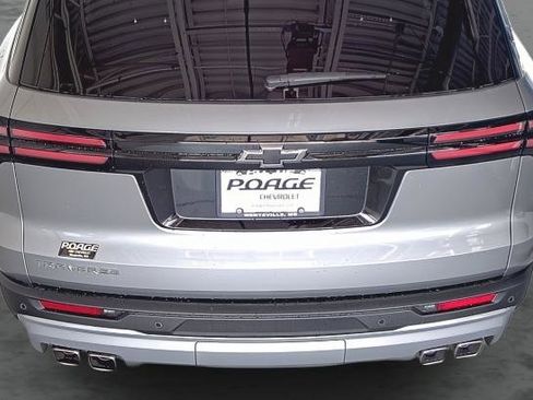 New 2026 Chevrolet Traverse LT image 12