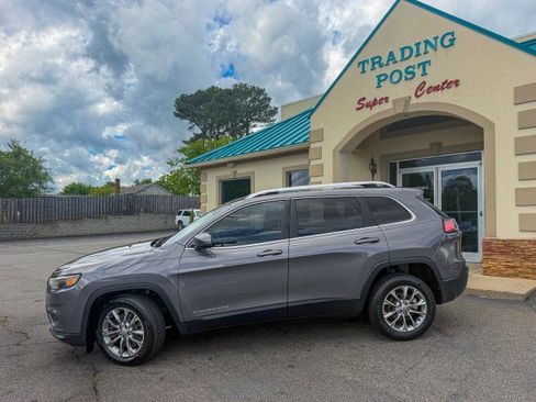 Used 2019 Jeep Cherokee Latitude Plus FWD image 22