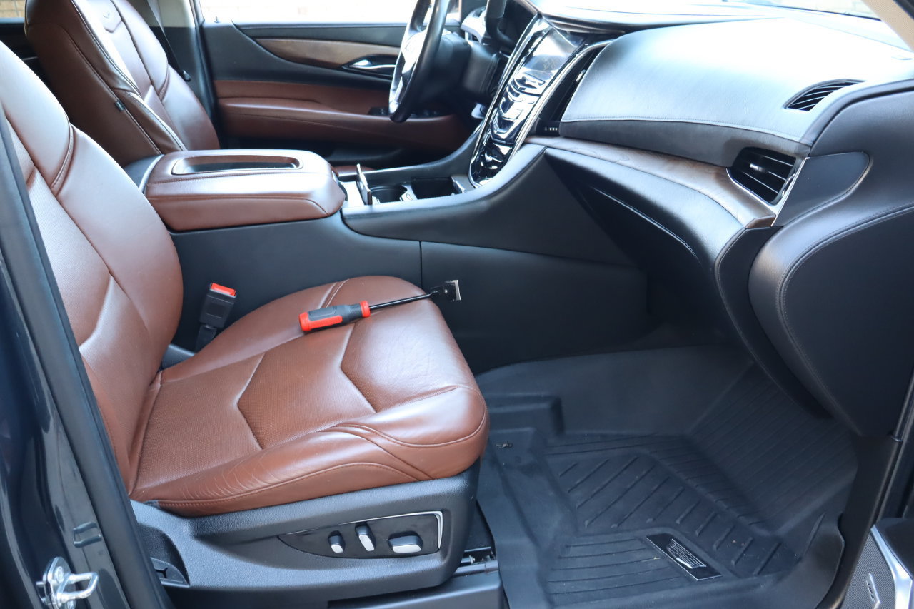 Used 2020 Cadillac Escalade Luxury RWD image 18