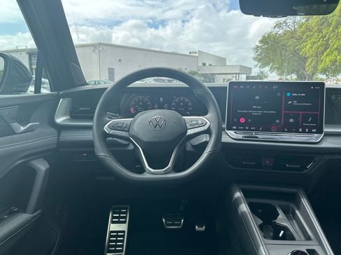 New 2026 Volkswagen Tiguan SE R-Line FWD image 53