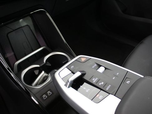 Certified 2025 BMW X2 xDrive28i w/ Premium Package image 24