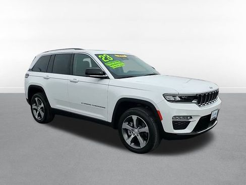 Used 2023 Jeep Grand Cherokee 4WD 4xe image 3