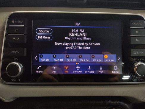 Used 2021 Nissan Versa SV image 25