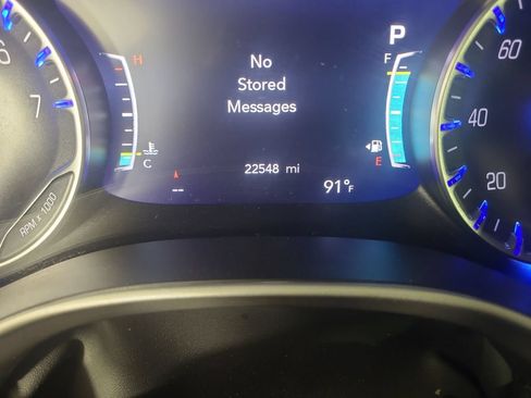 Used 2025 Chrysler Pacifica Select FWD image 10
