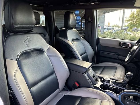 Used 2024 Ford Bronco Wildtrak image 14