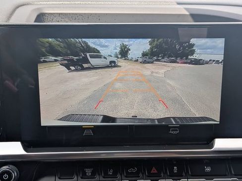 Used 2025 Chevrolet Silverado 2500 LT w/ Convenience Package image 22