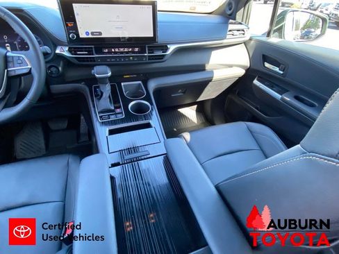Certified 2025 Toyota Sienna XLE Woodland Edition AWD/4WD image 32