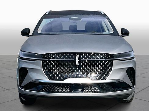 Used 2024 Lincoln Nautilus Reserve image 4