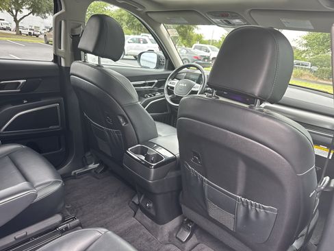 Used 2025 Kia Telluride S FWD image 36