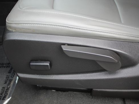 Used 2022 Chevrolet Colorado W/T image 22