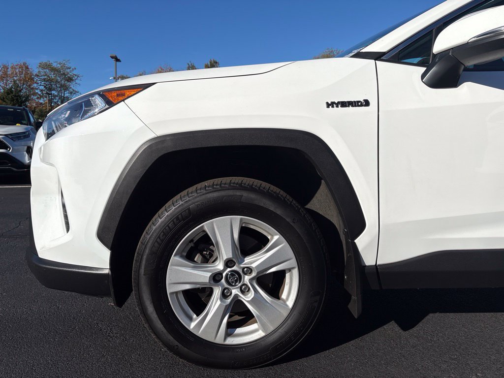 Certified 2020 Toyota RAV4 XLE w/ Convenience Package AWD/4WD image 3