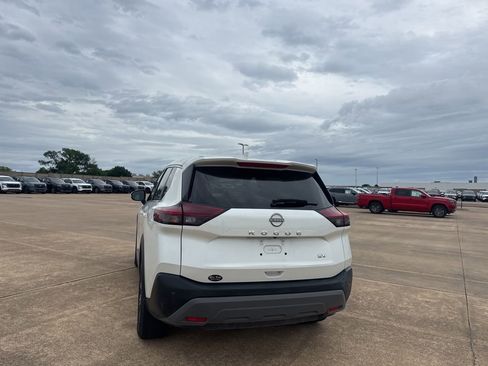 Certified 2023 Nissan Rogue SV FWD image 17
