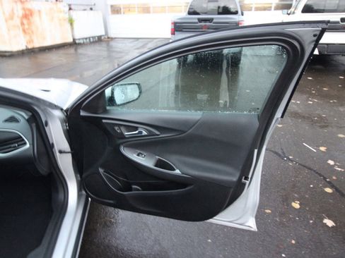 Used 2022 Chevrolet Malibu LT FWD image 14