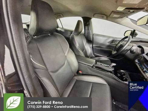Used 2025 Toyota Prius XLE AWD/4WD image 30