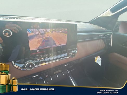 Certified 2025 GMC Canyon AT4 image 21