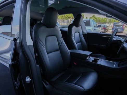 Used 2024 Tesla Model Y Long Range AWD/4WD image 24
