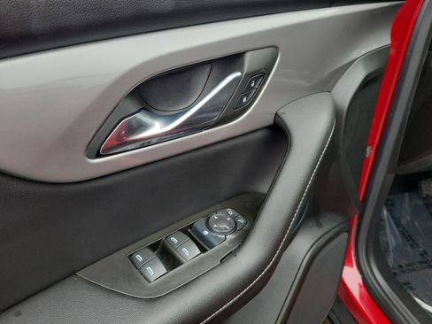 Used 2025 Chevrolet Blazer LT image 18