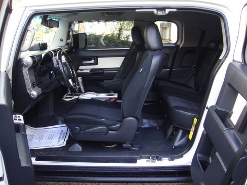 Used 2011 Toyota FJ Cruiser 4WD image 19