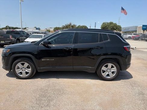 Used 2022 Jeep Compass Latitude FWD image 5