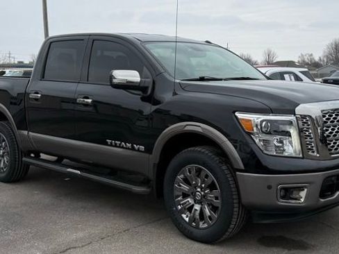 Used 2019 Nissan Titan Platinum Reserve w/ Platinum Utility Package image 4