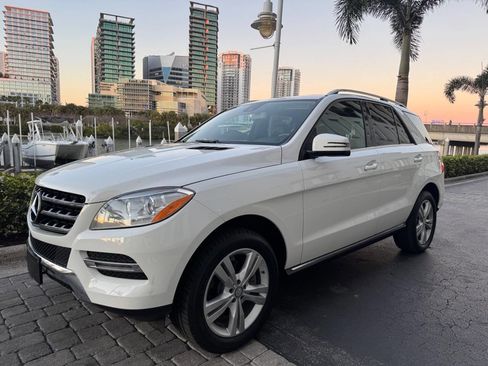 Used 2015 Mercedes-Benz ML 350 4MATIC w/ Premium 1 Package image 1