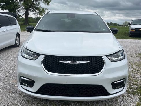 Used 2026 Chrysler Pacifica Select FWD image 8