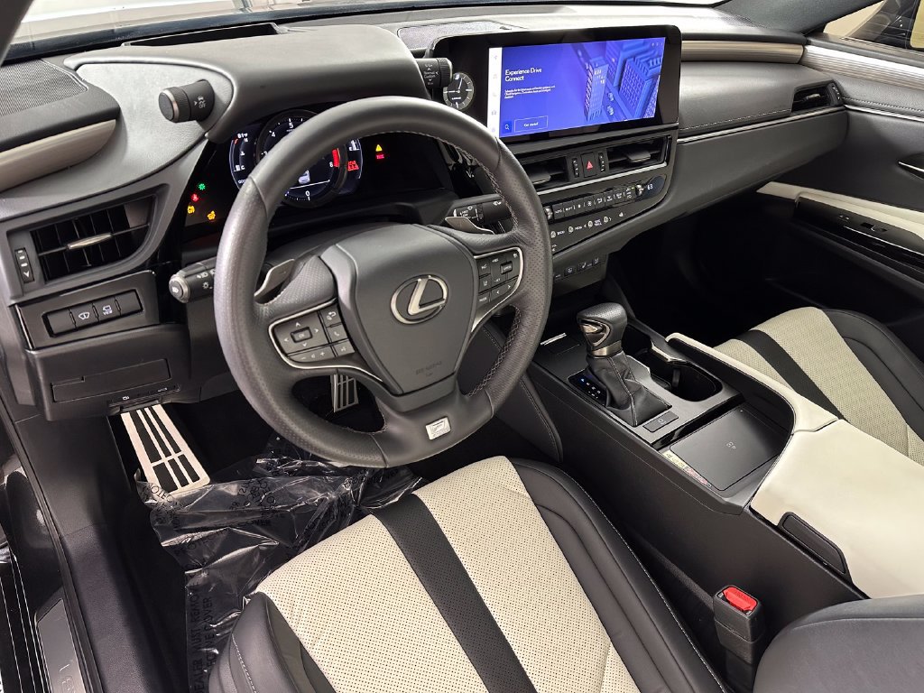 Used 2024 Lexus ES 350 F Sport w/ Technology Package FWD image 17